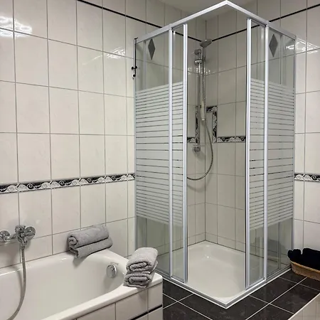 Gemuetliche In Mit Terrasse Lejlighed