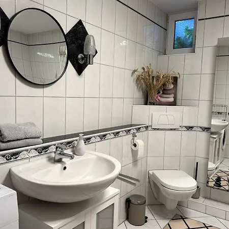 Gemuetliche In Mit Terrasse